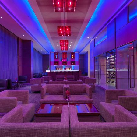 Radisson Blu Hotel, Greater Noida Luaran gambar The bar at the 101 lounge