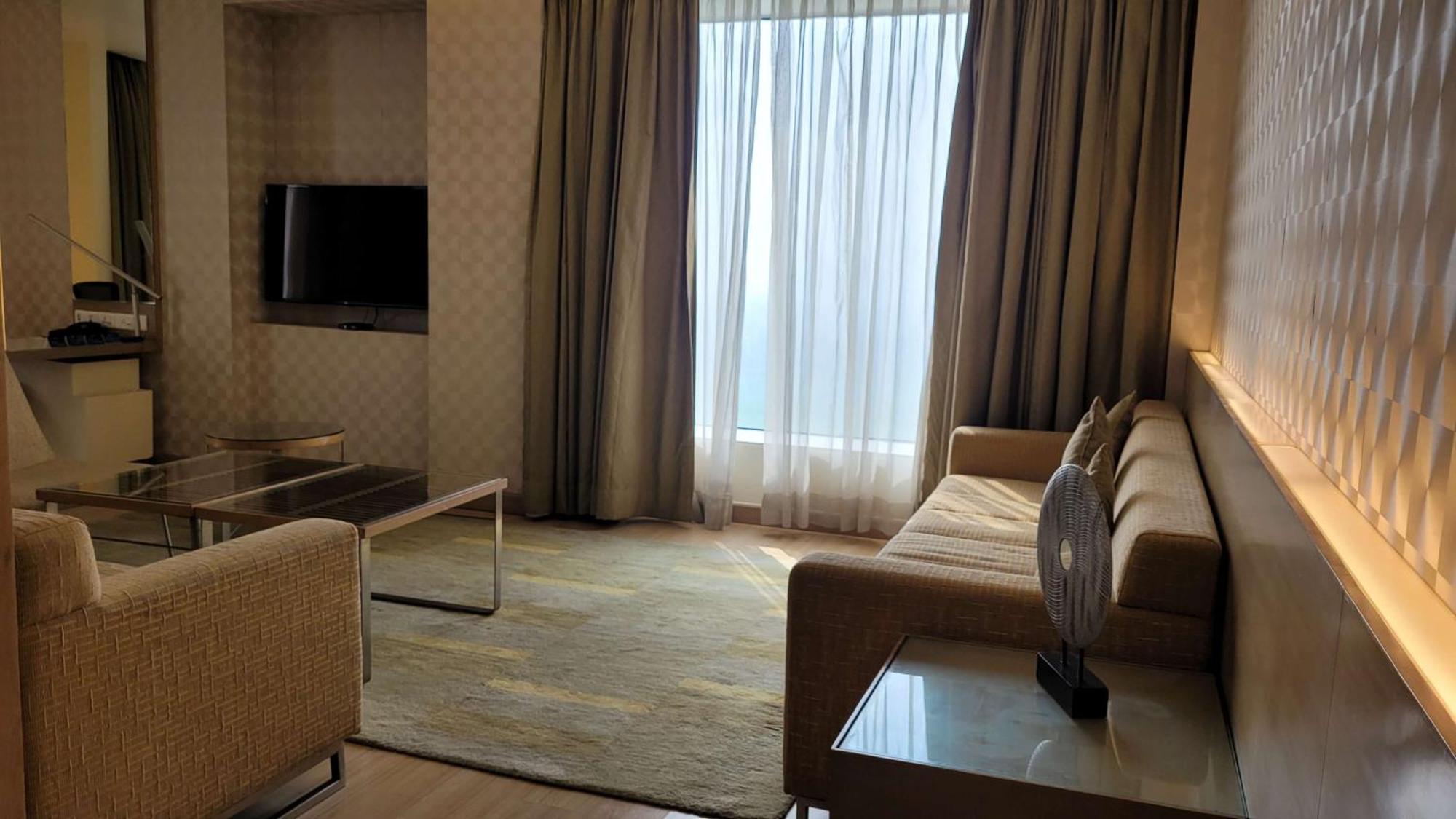 Radisson Blu Hotel, Greater Noida Luaran gambar Living room of a suite at the Taj Mahal Palace, Mumbai