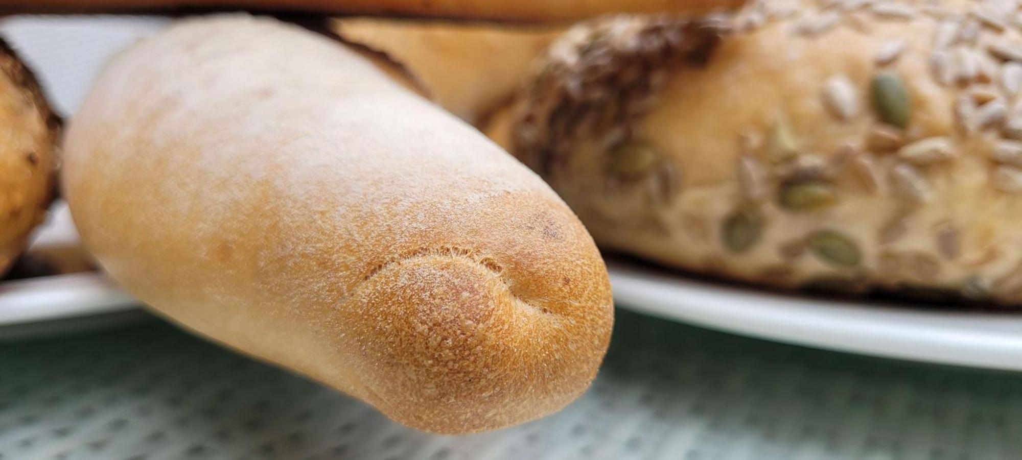 Radisson Blu Hotel, Greater Noida Luaran gambar A bread roll