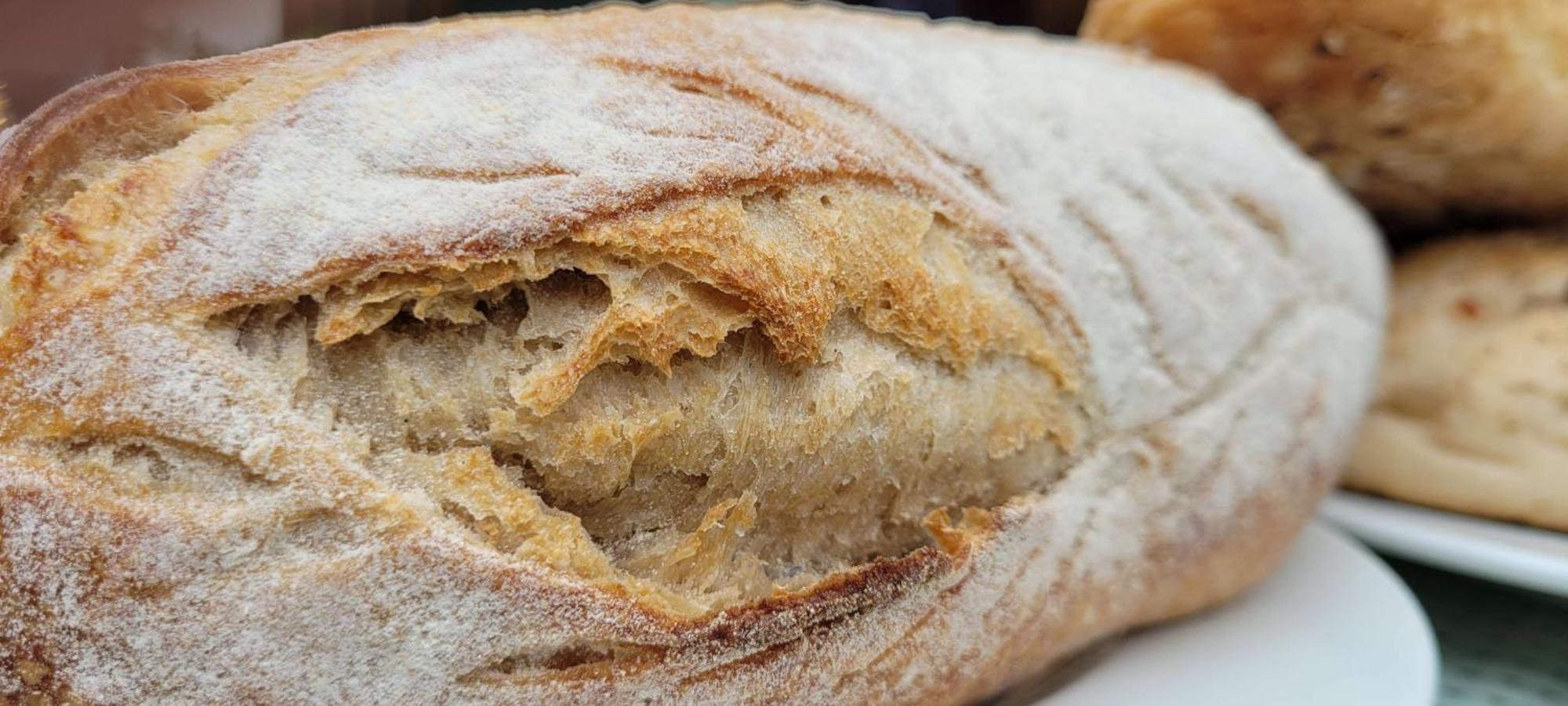 Radisson Blu Hotel, Greater Noida Luaran gambar A close-up of a loaf of bread