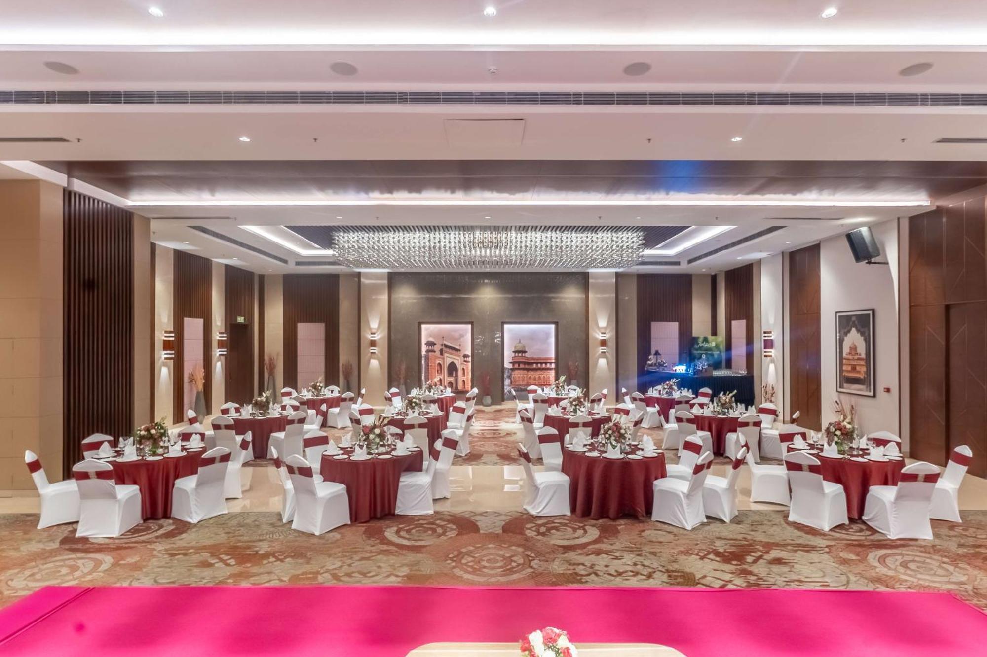 Radisson Blu Hotel, Greater Noida Luaran gambar The Grand Ballroom
