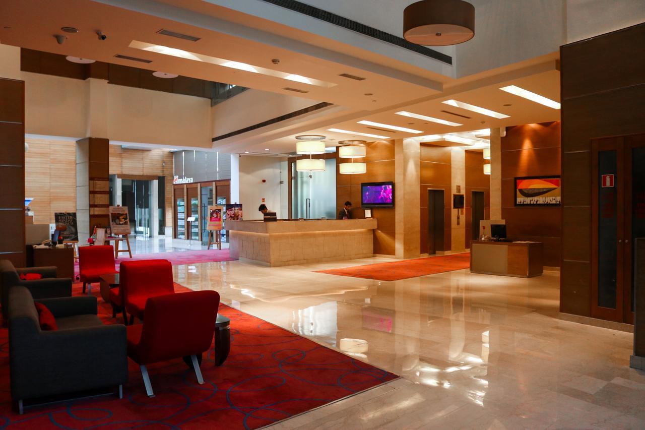 Radisson Blu Hotel, Greater Noida Luaran gambar Lobby